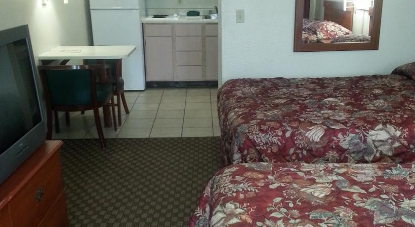 Intown Suites Extended Stay Houston Tx - Westchase Room photo